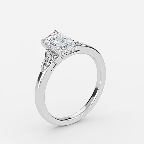 Emerald Vintage Engagement Ring